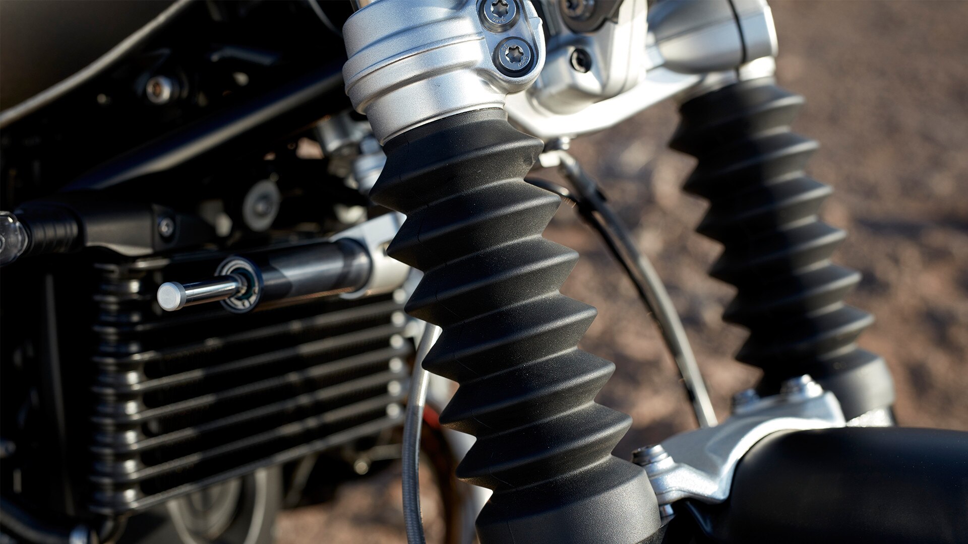 Horquilla telescópica con fuelles de la R nineT Scrambler