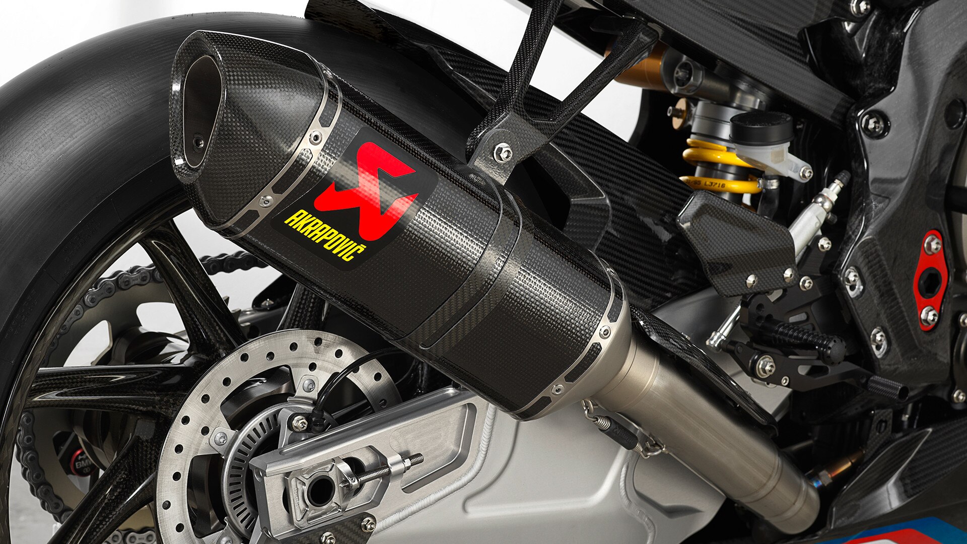 Sistema de escape Akrapovič de titanio de la HP4 Race